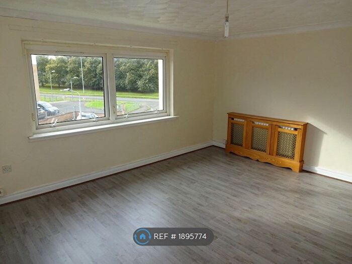 3 Bedroom Flat To Rent In Kinnaird Drive, Linwood, Paisley, PA3