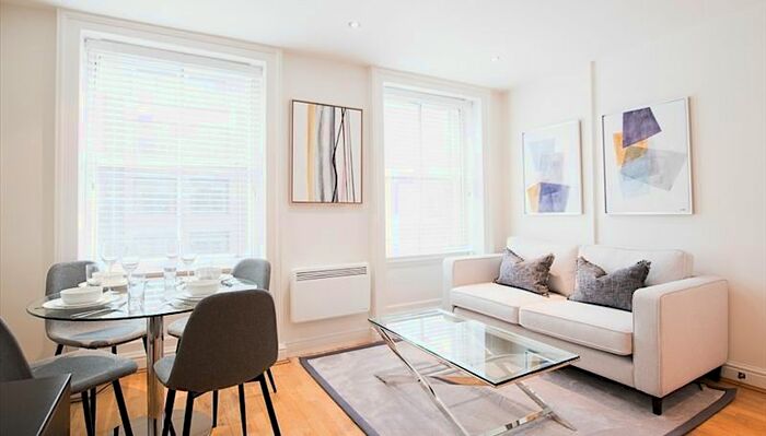 2 Bedroom Flat To Rent In Nottingham Place, Marylebone, London, W1U