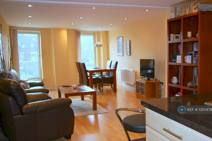 2 Bedroom Flat To Rent In Wellington Road, Withington, Manchester, M20