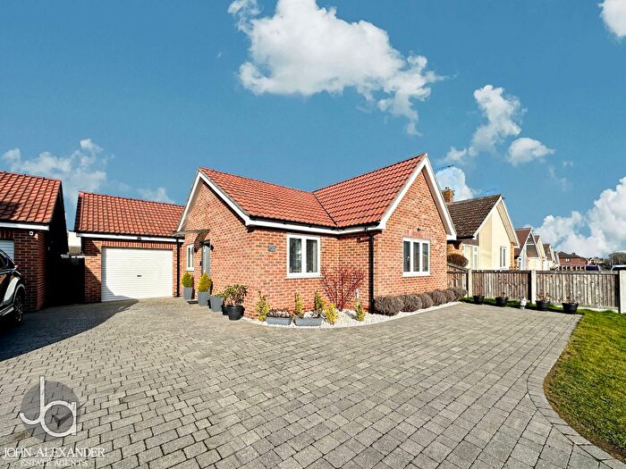 3 Bedroom Detached Bungalow For Sale In Mill Road, Colchester, CO4