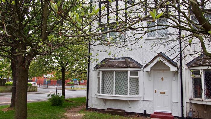 3 Bedroom House To Rent In Windmill Lane, B66