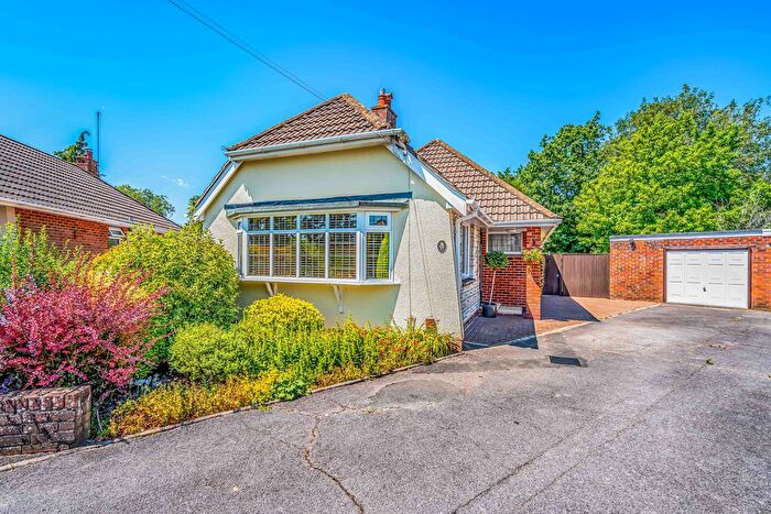 3 Bedroom Detached Bungalow For Sale In Woodlands Avenue, Emsworth, PO10