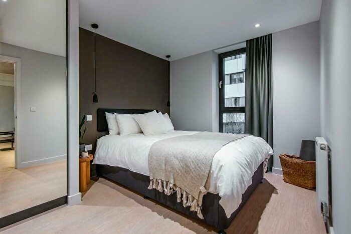 1 Bedroom Apartment To Rent In Kampus Apt South Block, Chorlton Street, Manchester, Greater Manchester, M1