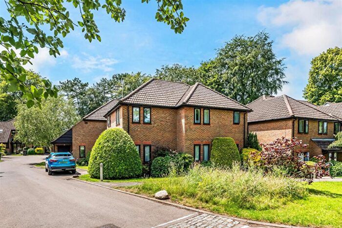 2 Bedroom Apartment For Sale In Beechwood Park, South Leatherhead, KT22