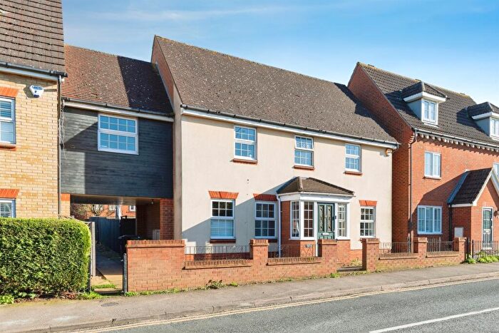 5 Bedroom Link Detached House For Sale In House Lane, Arlesey, SG15