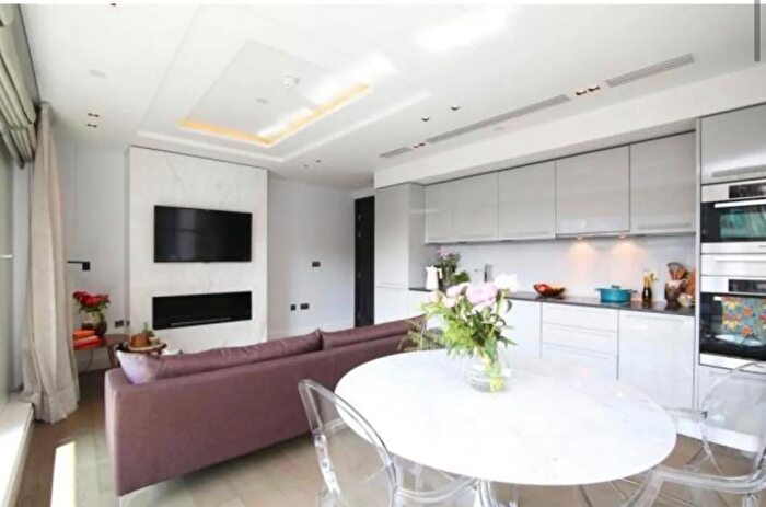 2 Bedroom Flat For Sale In London, W14