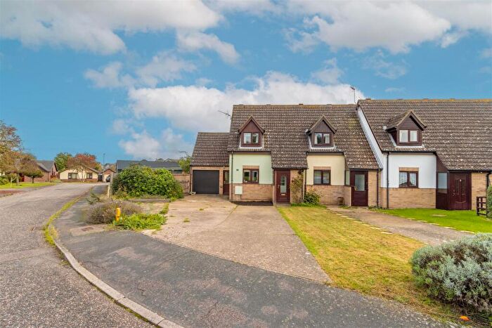 2 Bedroom Semi-Detached House To Rent In Dakings Drift, IP19