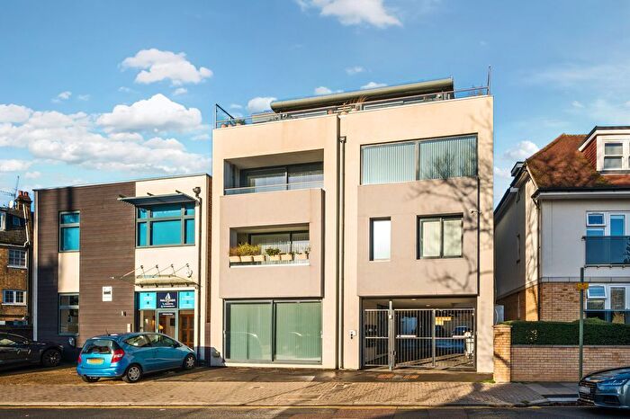 1 Bedroom Flat For Sale In Athenaeum Road, Whetstone, N20