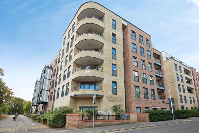 2 Bedroom Flat For Sale In Maxwell Road, Romford, RM7