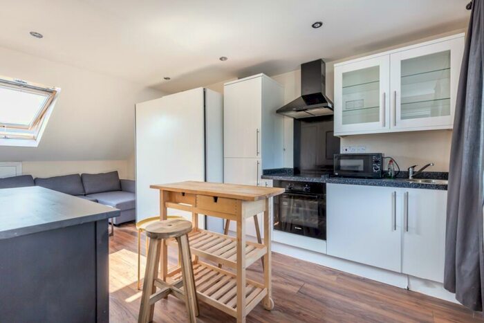 Flat To Rent In Scrubs Lane London, NW10