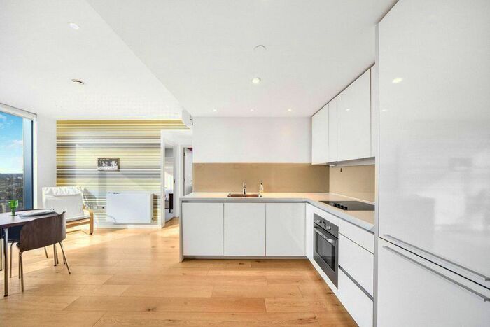 2 Bedroom Flat To Rent In Walworth Road, Elephant And Castle, SE1
