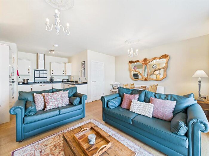 2 Bedroom Apartment For Sale In Hillsborough Terrace, Ilfracombe, EX34