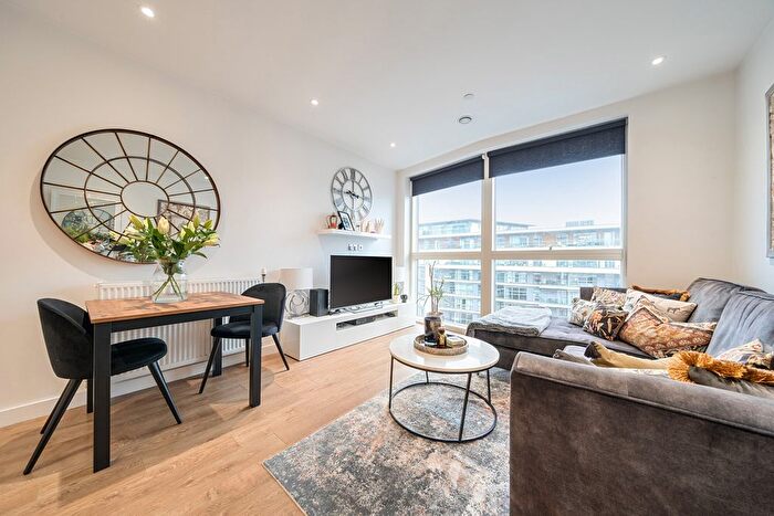 2 Bedroom Flat For Sale In Harrison Walk, Greenwich, SE10