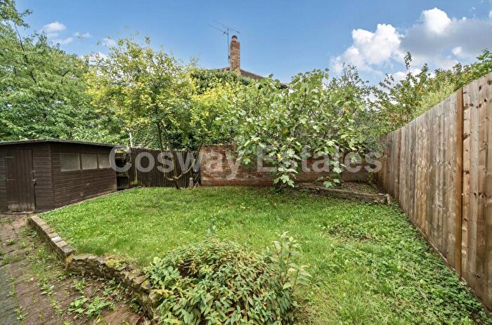 2 Bedroom Detached House For Sale In Abercorn Close, Mill Hill, NW7