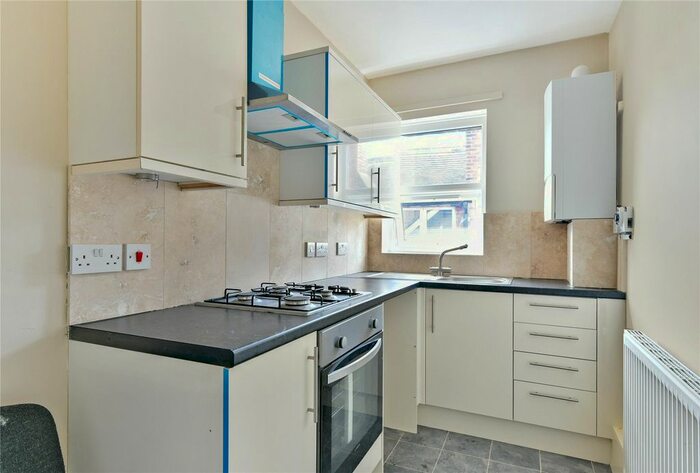 1 Bedroom Flat To Rent In Aldrington Road, Streatham Park, London, SW16