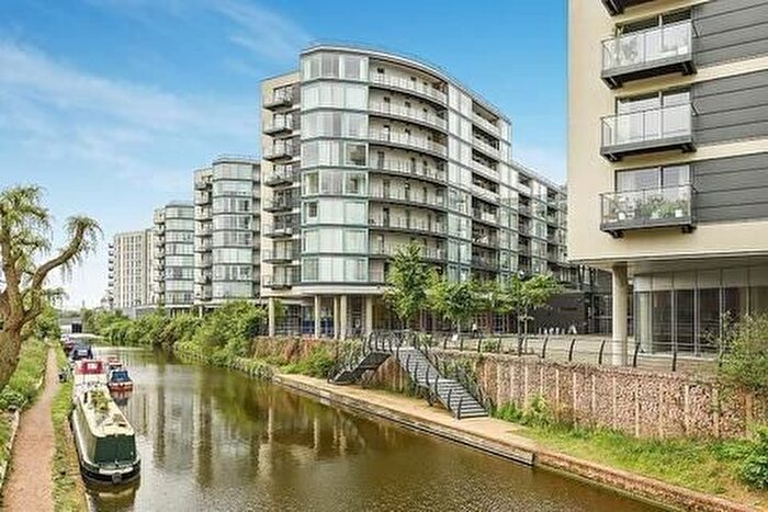 2 Bedroom Flat To Rent In Station Approach, Hayes, UB3