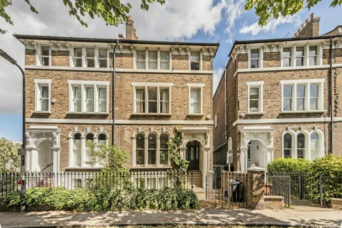 4 Bedroom Semi-Detached House To Rent In Cassland Road, Victoria Park, E9