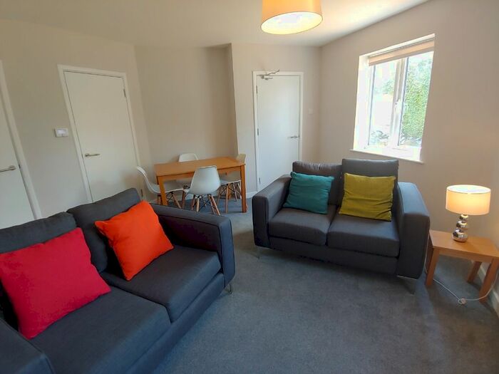 4 Bedroom Flat To Rent In Marshfield Road, Fishponds, Bristol, BS16