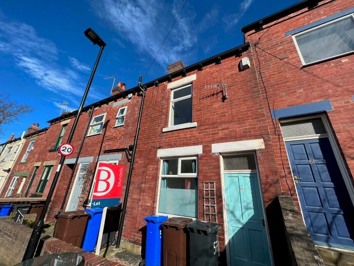 3 Bedroom House To Rent In Murray Road, Banner Cross, S11