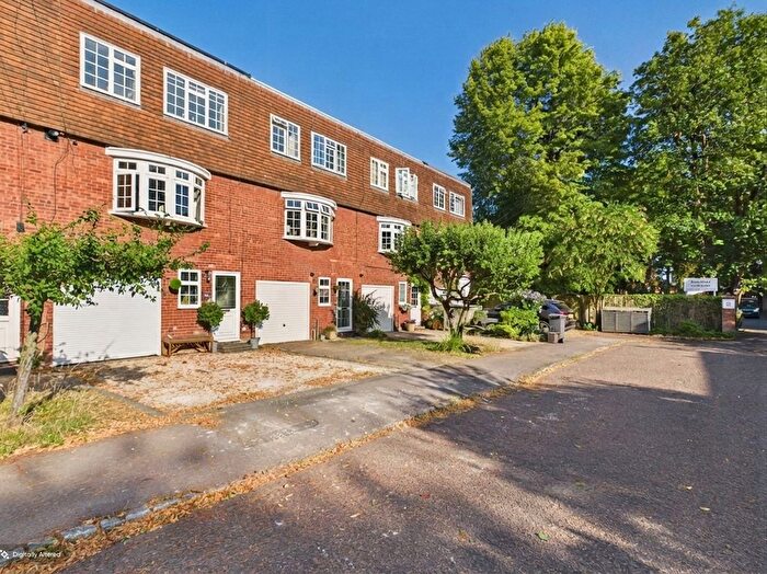 4 Bedroom Terraced House For Sale In Fieldhead Gardens, Bourne End, Buckinghamshire, SL8
