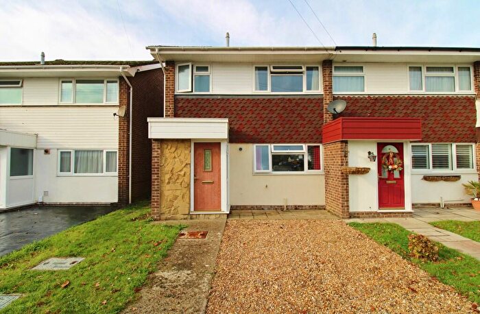 3 Bedroom End Of Terrace House For Sale In Elsfred Road, Hill Head, PO14