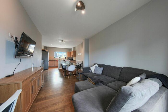 3 Bedroom Apartment To Rent In Tower Mill Road, London, SE15