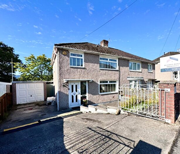 3 Bedroom Semi-Detached House For Sale In Llwyn-Onn, Penderyn, Aberdare, CF44