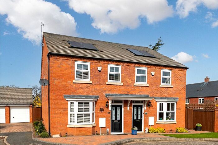 3 Bedroom Semi-Detached House For Sale In Pearmain Close, Newport Pagnell, Buckinghamshire, MK16