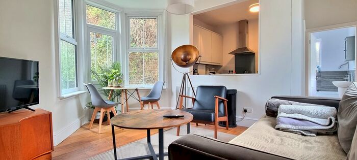 2 Bedroom Flat To Rent In St Asaph Road, London, SE4