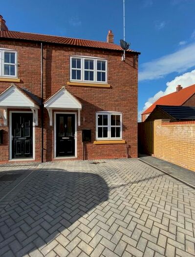 2 Bedroom Semi-Detached House To Rent In Sanderson Drive, Hessle, HU13