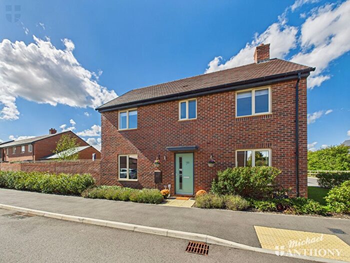 4 Bedroom Detached House For Sale In Broad Lane, Weston Turville, Buckinghamshire, HP22