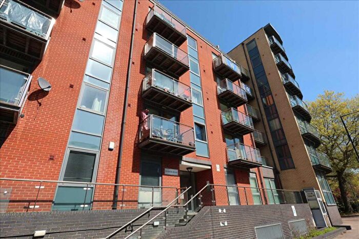 1 Bedroom Apartment For Sale In Bath Road, Slough, SL1