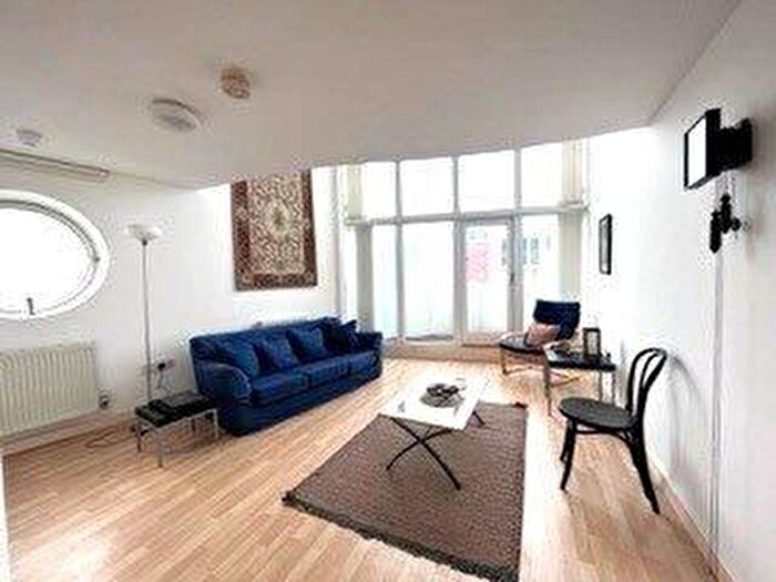 2 Bedroom Flat To Rent In Royal Quay, Liverpool, L3