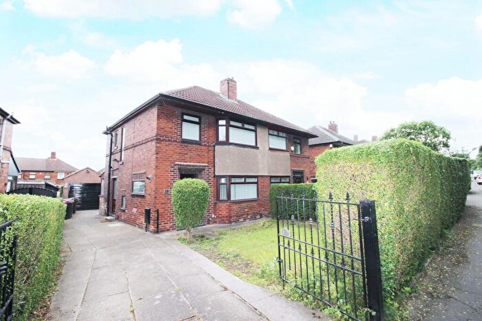 3 Bedroom Semi-Detached House To Rent In Brinsworth Road, Brinsworth, Rotherham, S60