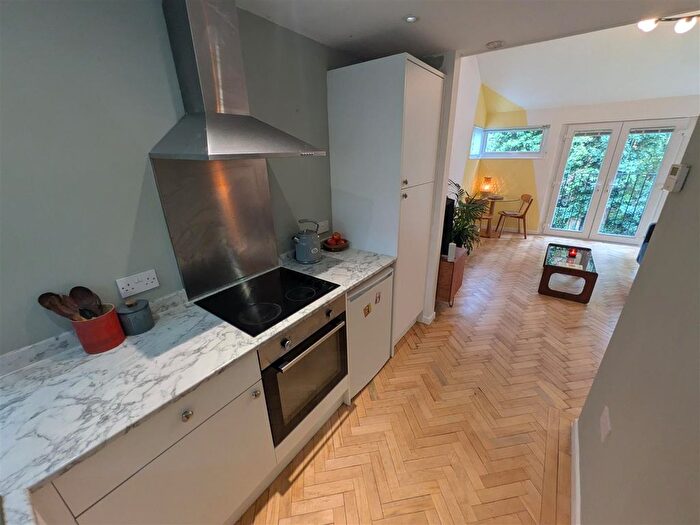 1 Bedroom Flat To Rent In Albany Court, West Didsbury, Manchester, M20