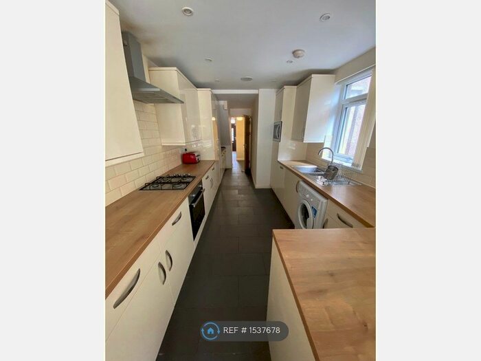 7 Bedroom Terraced House To Rent In Minister Street, Cardiff, CF24