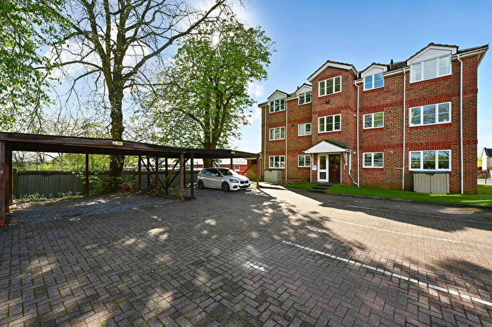 2 Bedroom Flat For Sale In Sherborne Road, Farnborough, GU14