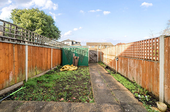 2 Bedroom Semi-Detached House For Sale In Wrythe Green Road, Carshalton, SM5