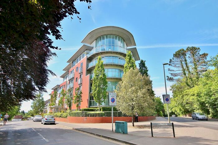 2 Bedroom Flat To Rent In Constitution Hill, Woking, GU22