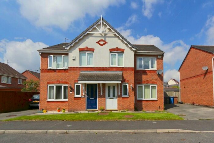 3 Bedroom Detached House To Rent In Rixtonleys Drive, Irlam, Manchester, M44