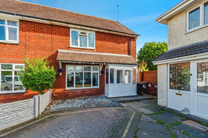 5 Bedroom Semi-detached House For Sale In Cavendish Gardens, Wolverhampton, WV1