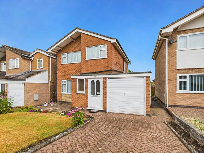 3 Bedroom Detached House For Sale In Dean Close, Littleover, DE23