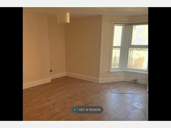 2 Bedroom Flat To Rent In Central Drive, Morecambe, LA4