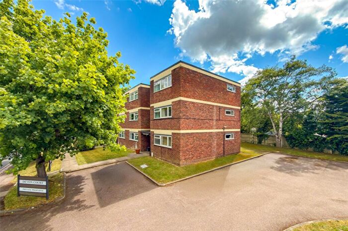 1 Bedroom Penthouse For Sale In Old London Road, St. Albans, Hertfordshire, AL1