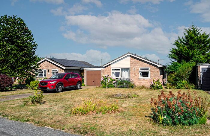 3 Bedroom Detached Bungalow For Sale In Meadowlands, Kirton, IP10