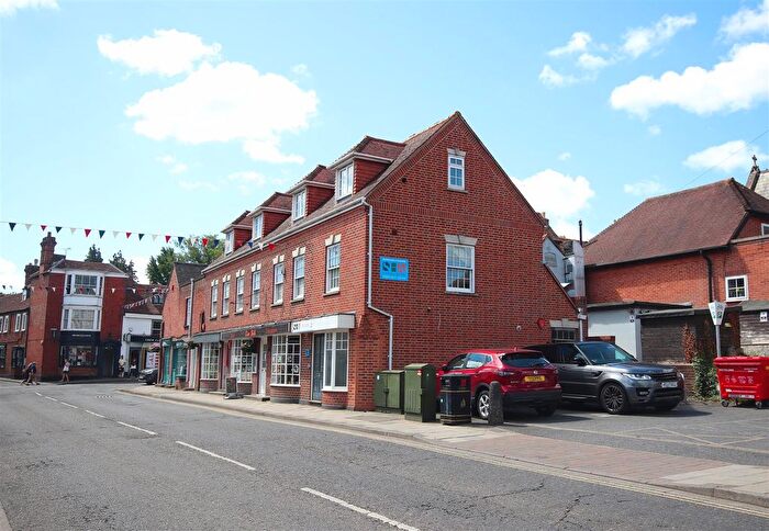 1 Bedroom Flat To Rent In Gosport Street, Lymington, SO41