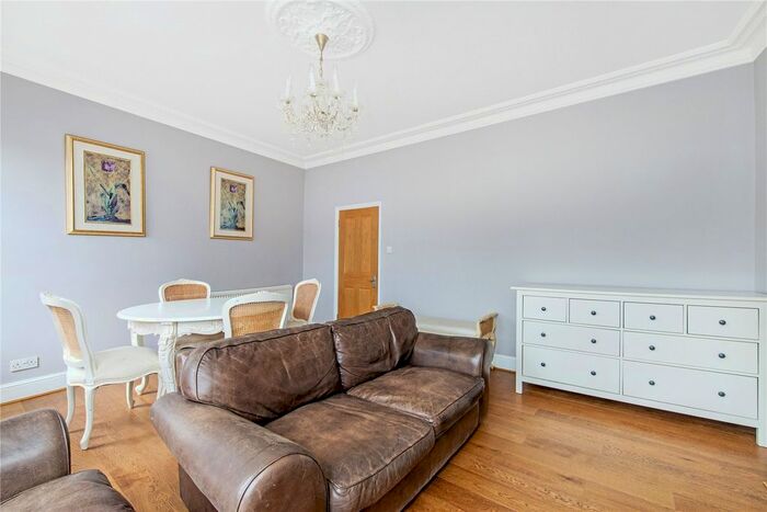 3 Bedroom Maisonette To Rent In Edgeley Road, Clapham, London, SW4