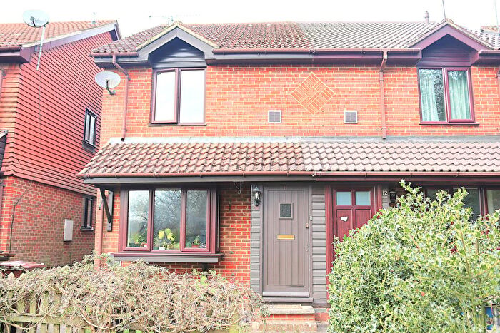 1 Bedroom Terraced House For Sale In Oak Court, South Street, Farnborough, GU14