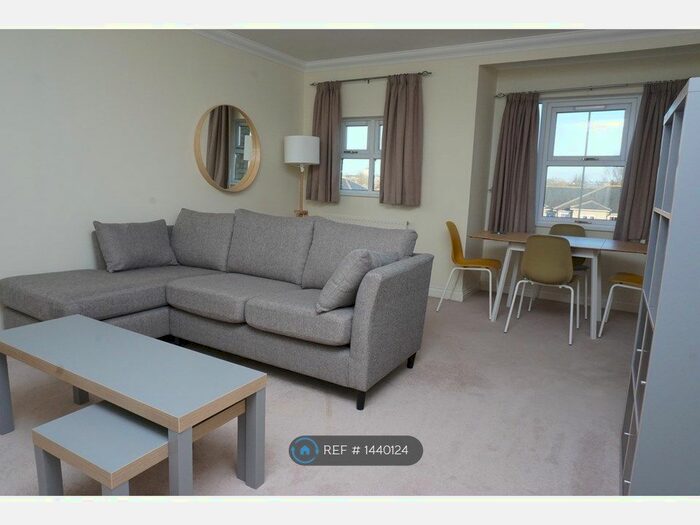 2 Bedroom Flat To Rent In Venneit Close, Oxford, OX1