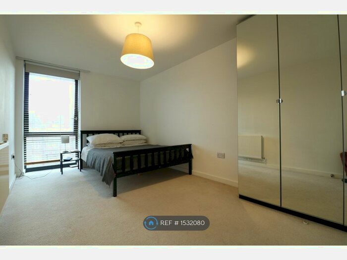 2 Bedroom Flat To Rent In Cranston Court, London, W12